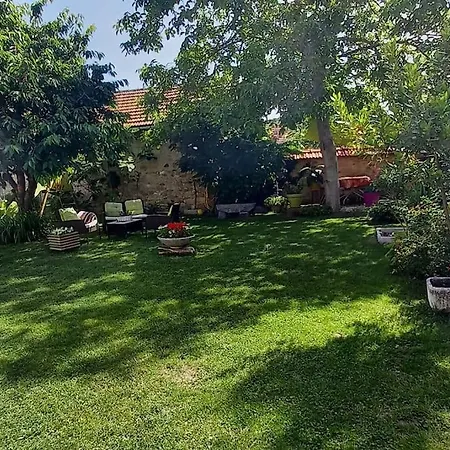 Proche Paris Maison Dans Village Pres De Reims Holiday home *