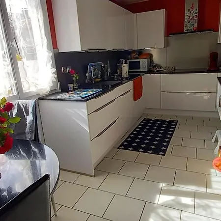 Proche Paris Maison Dans Village Pres De Reims *