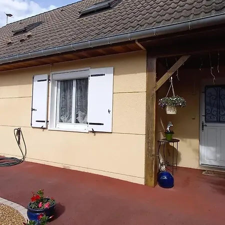 Holiday home Proche Paris Maison Dans Village Pres De Reims Champigny (Marne)